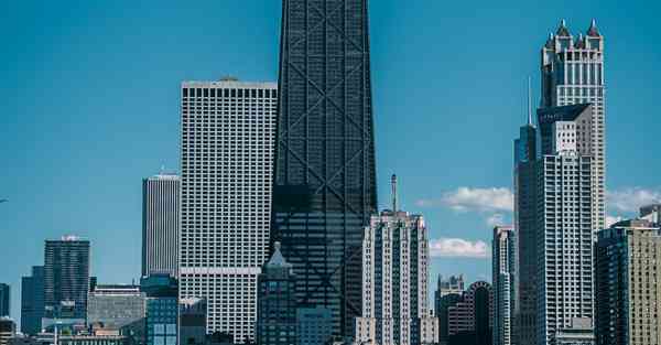 人工智能机器人和人谈恋爱