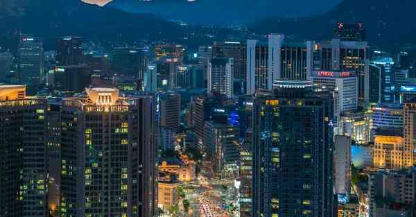 人工智能机器人和人谈恋爱