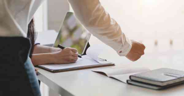 人工智能机器人能听，人工智能机器人能听到你在骂人吗