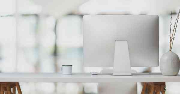 人工智能机器人和人谈恋爱