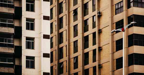 人工智能机器人和人谈恋爱