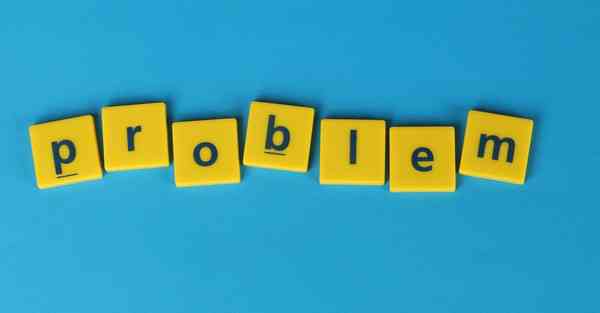 有一个智能机器人她能知，会烧饭