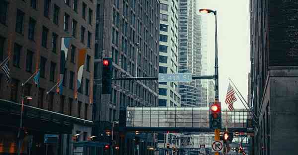 人工智能机器人和人谈恋爱