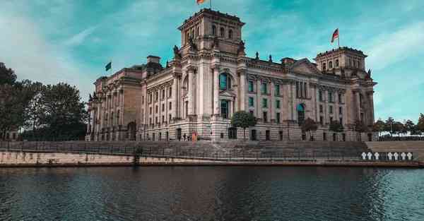 摇晃智能机器人