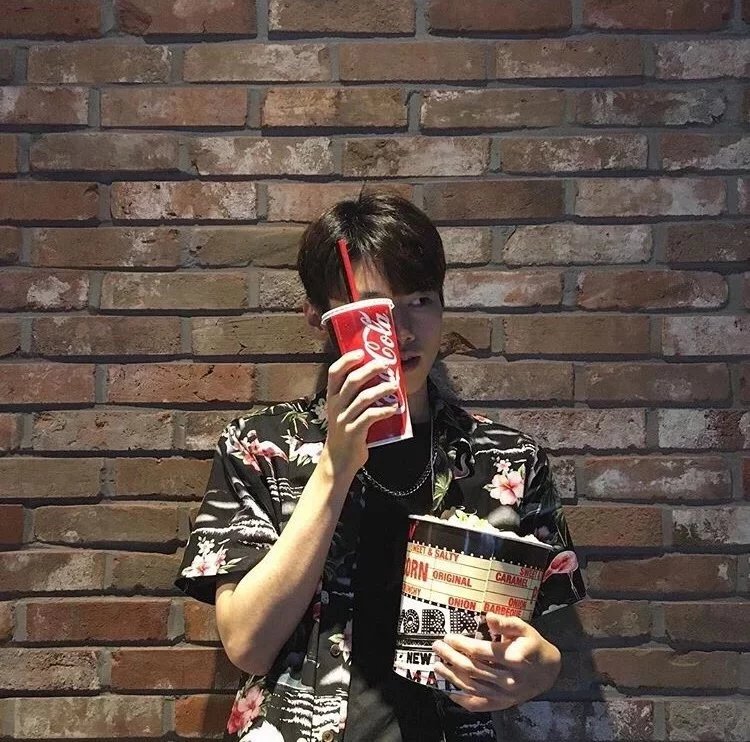 应翠文娅