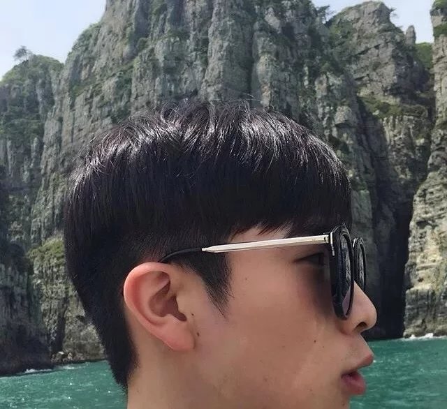 弘璐威蕊