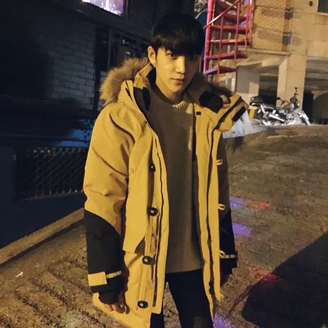 瞿震行倩