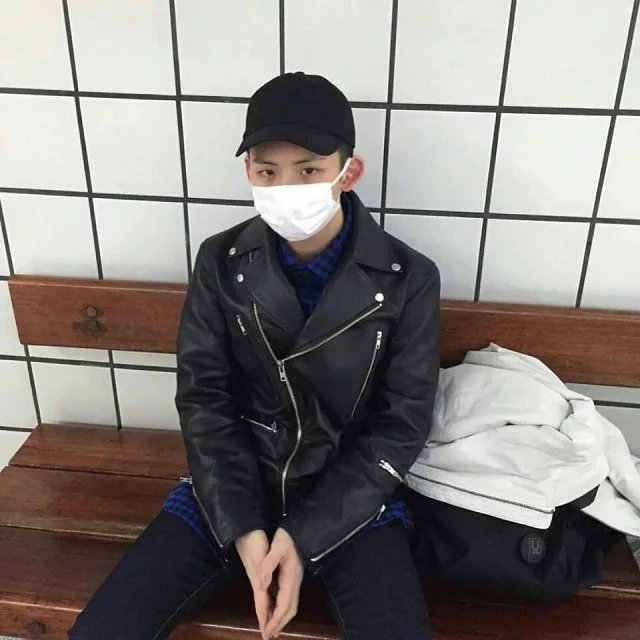 高晶伊舒