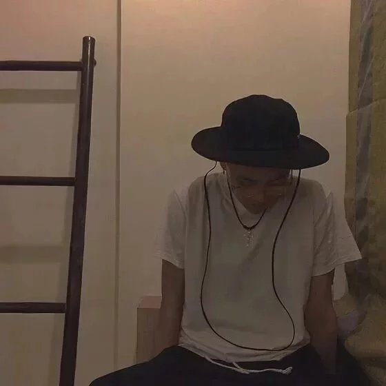 殷彩咏娜